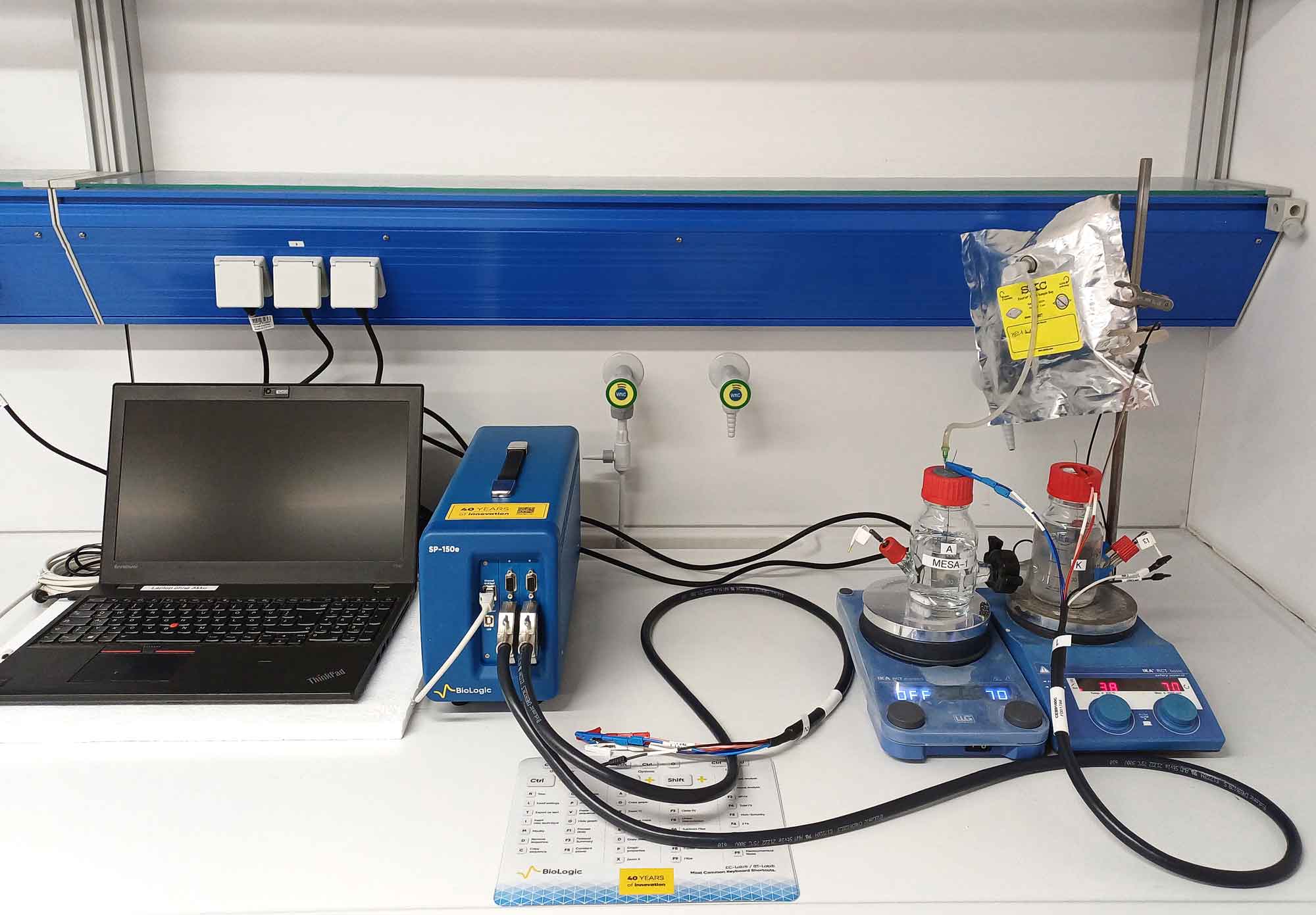 Laboraufbau eines bioelektrochemischen Systems zur Umsetzung von CO2 in Methan, Foto: K1-MET GmbH